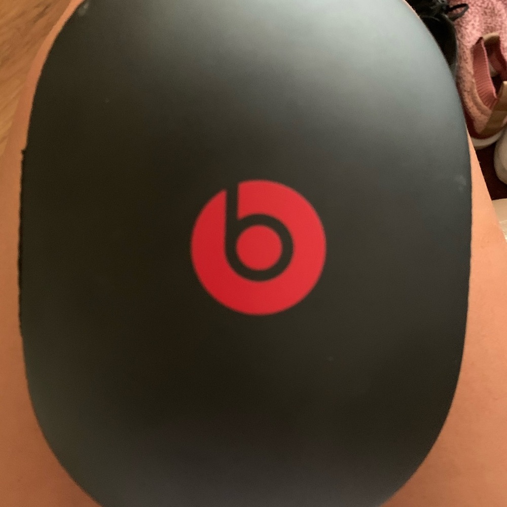 Beats SOLO by Dr. Dre.